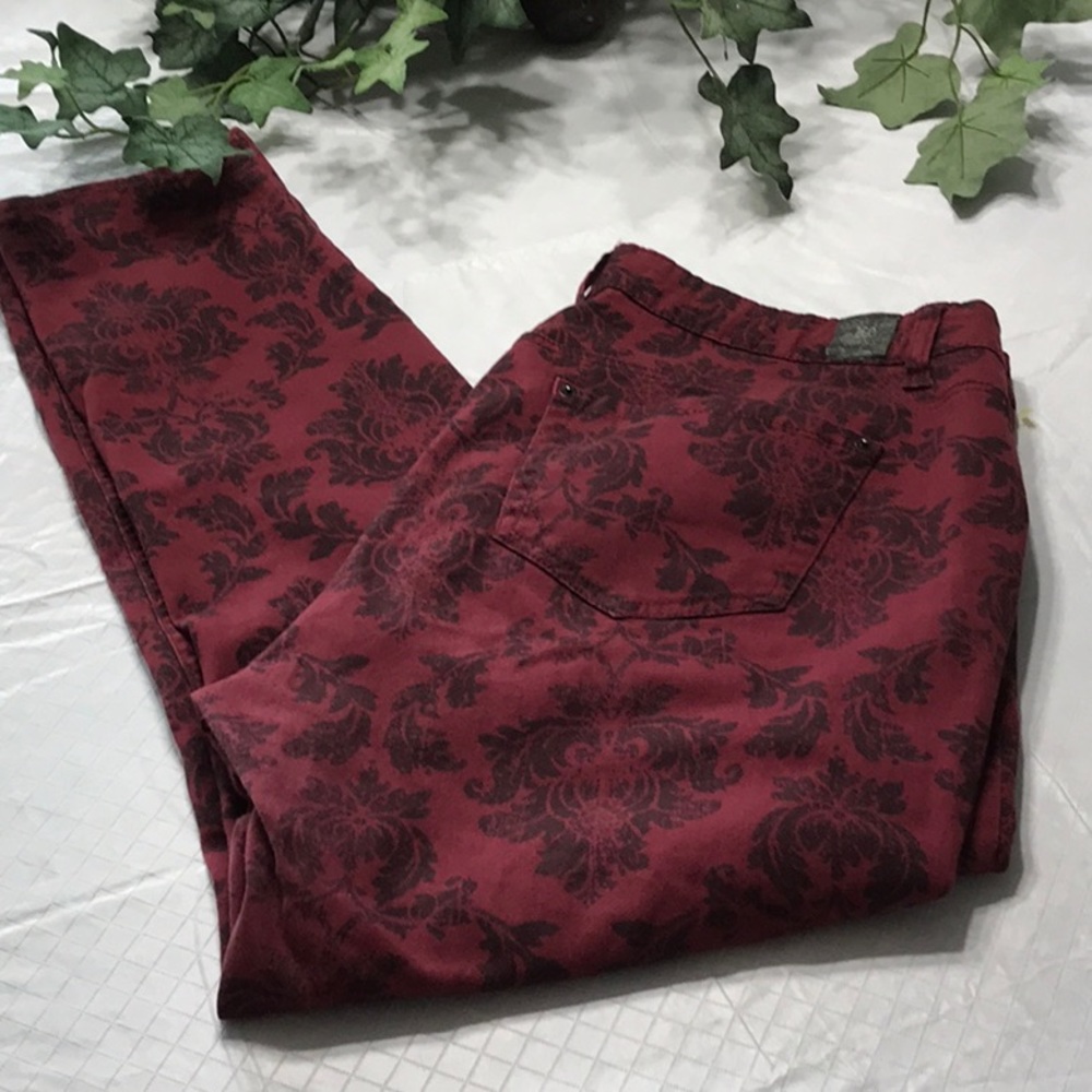 ZCO Jeans~~Black & Red 🖤❤️
